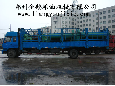 泰國客戶榨油機(jī)設(shè)備發(fā)貨現(xiàn)場