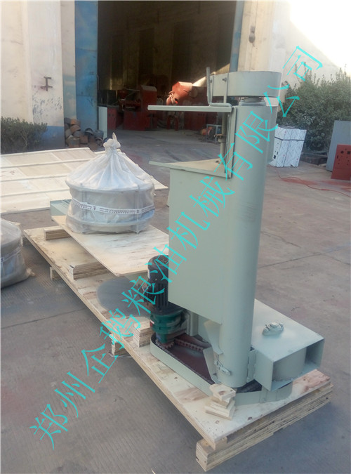 出口100型螺旋榨油機設(shè)備裝箱包裝中(圖4)