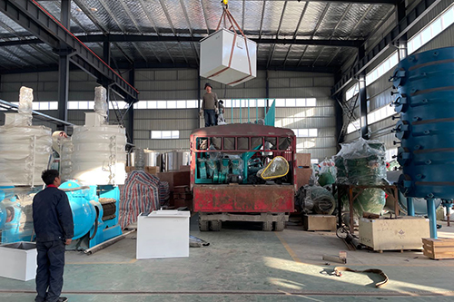 鄭州企鵝出口的榨油機(jī)發(fā)貨啦！